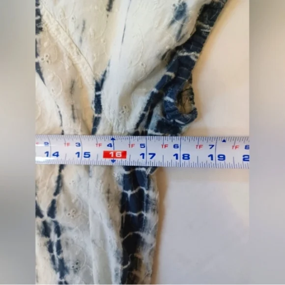 Women's Short Sleeve Size Small Tie Dye and Eyelet Embroidered Shirt - Picture 10 of 14